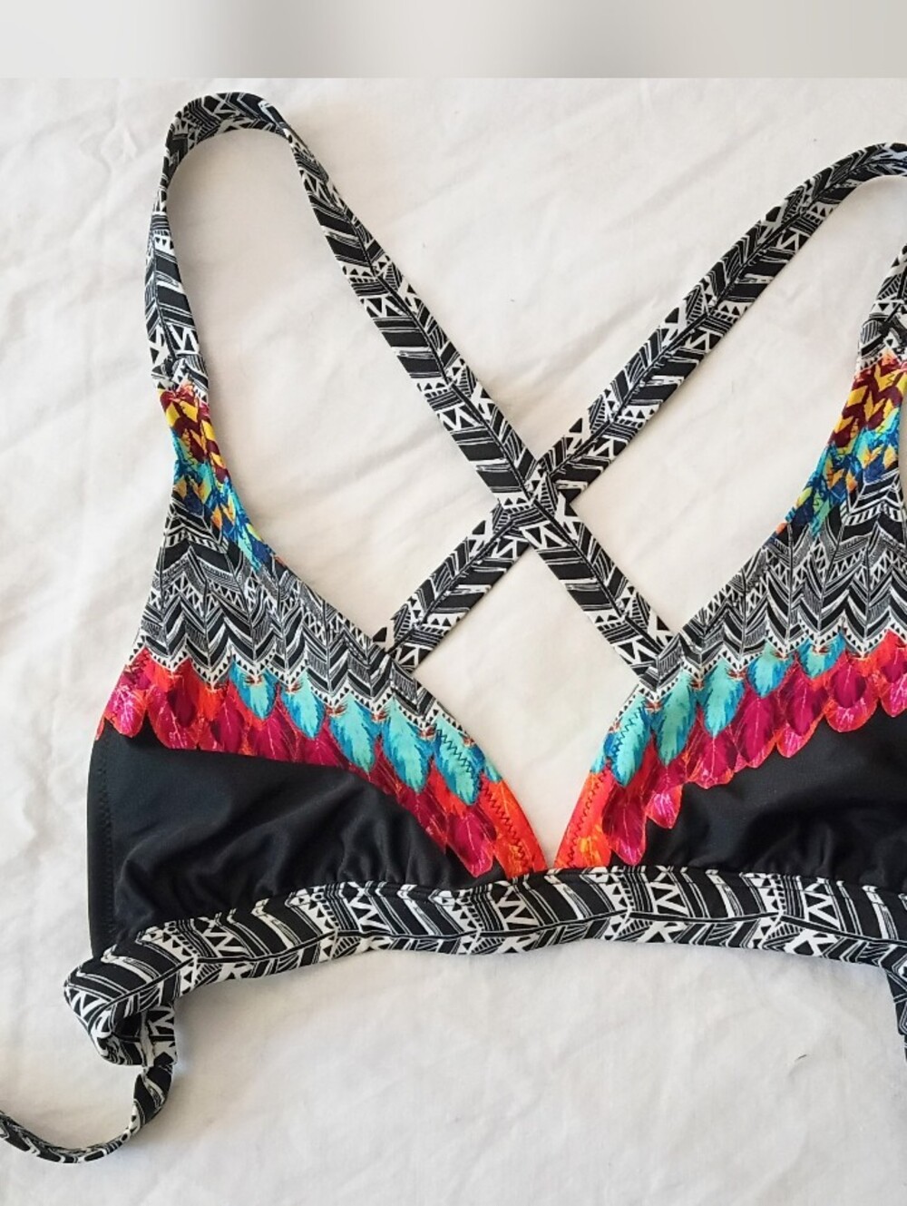 Beautiful Jessica Simpson Boho Bikini Top Tribal Feather Print M Strappy Lined